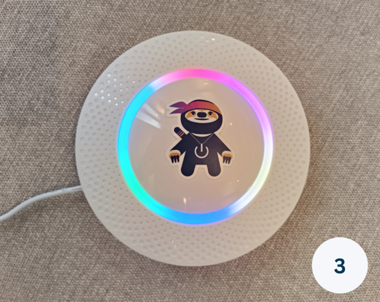 Smart Spaces Minew G1 Gateway Close-up of a Minew G1 Gateway to show the functionality of a smart office