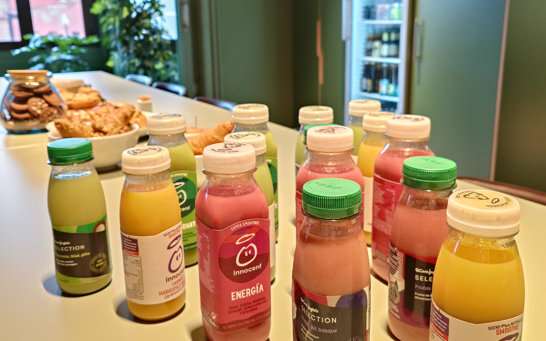 Office Life - zäme rede breakfast Breakfast table with bottles of smoothies in different colours