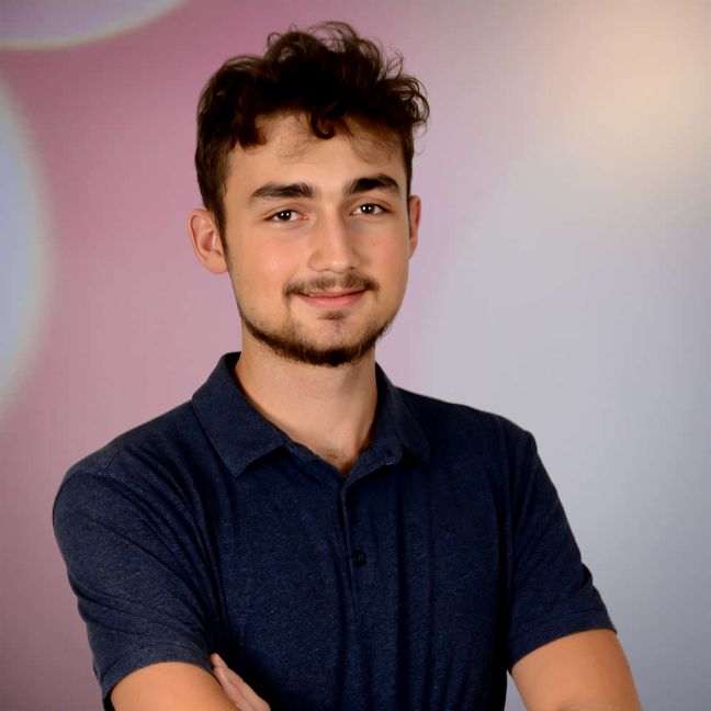 Calvin Staub Quadrat 2000X2000px