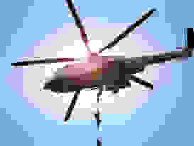 VBS FUB Web-Applikation Militär Mitarbeitende seilen sich von einem Helikopter ab